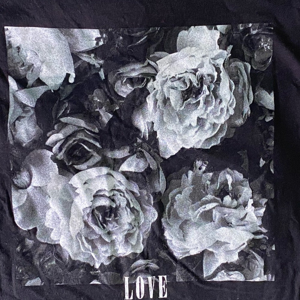 Express Rose Patterned Muscle T - Picture 8 of 8